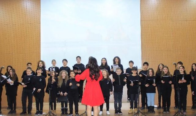&quot;Türkiye Çocukları Çocuk Korosu&quot;ndan Simav&#039;da konser