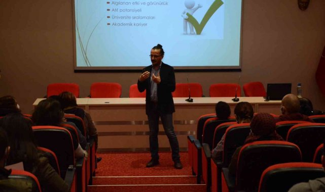 "Uluslararası Dergilere Makale Gönderme Süreci" semineri gerçekleştirildi