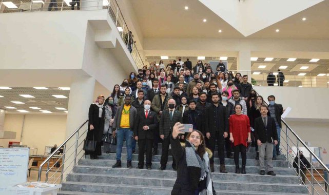 Rektör Savaş öğrencilerle buluştu