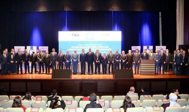 Rektör Uzun, genç akademisyenlere "Yükseköğretimde Küresel Eğilimleri" anlattı