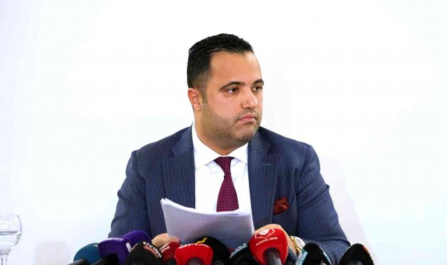 Rezan Epözdemir: &quot;Galatasaray Spor Kulübü derneği yönetim kurulundaki görevimden istifa etmiyorum&quot;