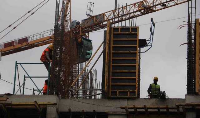 Rize şehir merkezindeki kentsel dönüşüm çalışmaları sürüyor