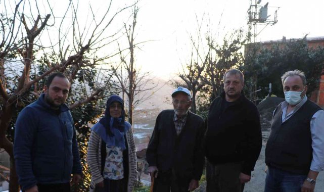 Rize&#039;de asırlık mahallenin sakinleri evlerine yol bekliyor