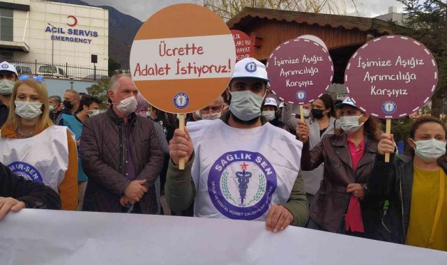 Sağlık çalışanları iş bıraktı