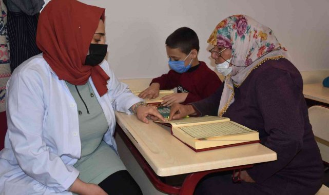 Şahinbey Belediyesi tesislerinde Kur'an-ı Kerim öğreniyorlar