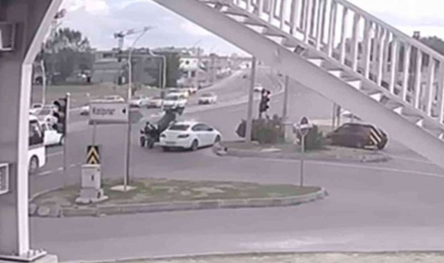 Şahlanan at kazadan kıl payı kurtuldu: O anlar kamerada