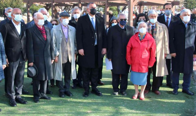 Şair ve yazar Ceyhun Atuf Kansu'nun adını taşıyan parka büstü yerleştirildi