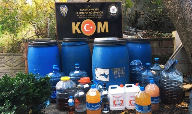 Sakarya'da 855 litre el yapımı içki ele geçirildi