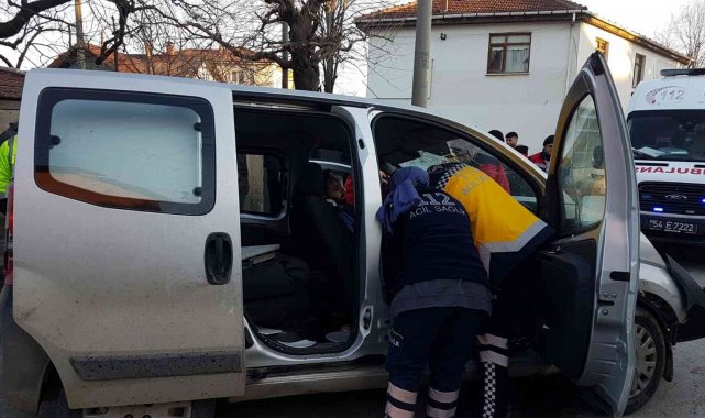 Sakarya&#039;da zincirleme trafik kazası: 2 yaralı