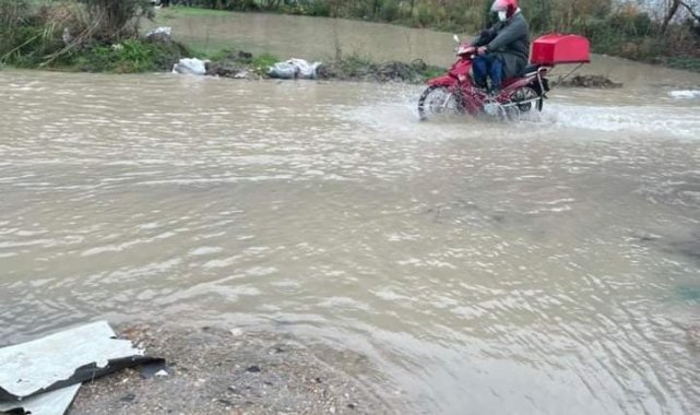 Samandağ&#039;da fırtına ve yağmur etkili oluyor