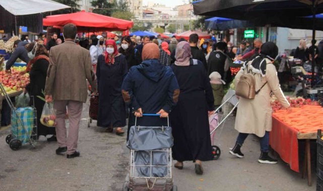 Samsun'da pazarın en ucuzu soğan, en pahalısı ıspanak