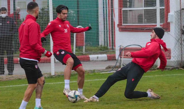 Samsunspor&#039;da 3 futbolcu korona oldu