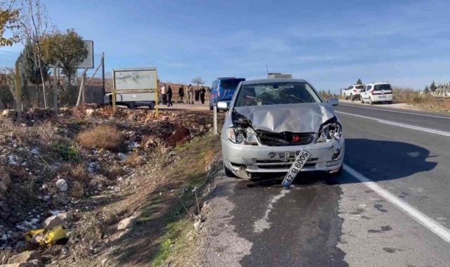 Şanlıurfa&#039;da otomobiller çarpıştı: 2 yaralı