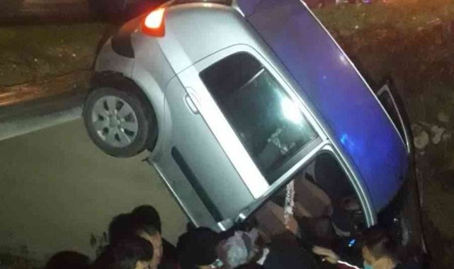 Şarampole uçan otomobilde can pazarı yaşandı