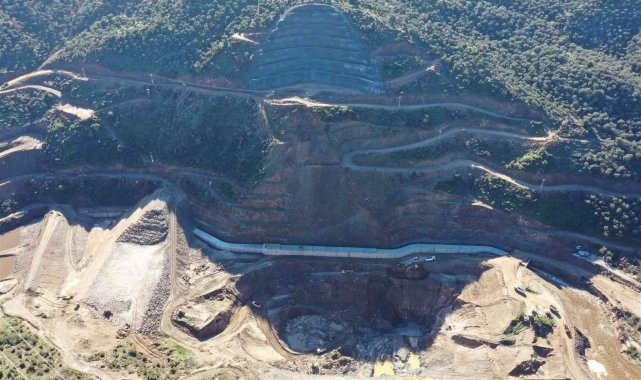 Sarıçay Barajı'nda çalışmalar aralıksız devam ediyor