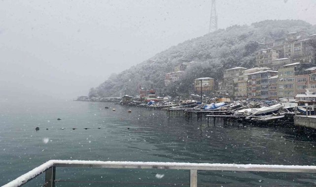 Sarıyer&#039;de kar yağışı ortaya kartpostallık görüntüler çıkardı