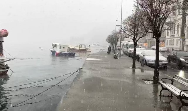 Sarıyer&#039;de lapa lapa kar yağdı