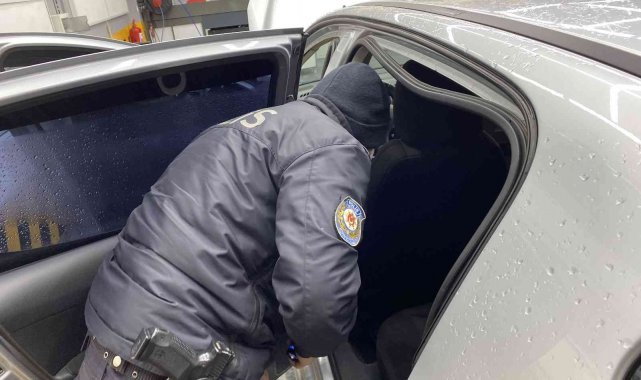 Satın aldığı otomobil 'change' çıkınca polise ihbarda bulundu
