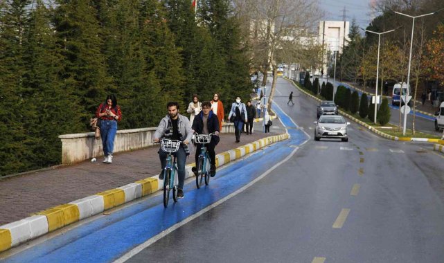 SAÜ bisiklet yoluyla renklendi