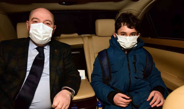 Şehit oğlu valilik makam aracıyla okula gitti