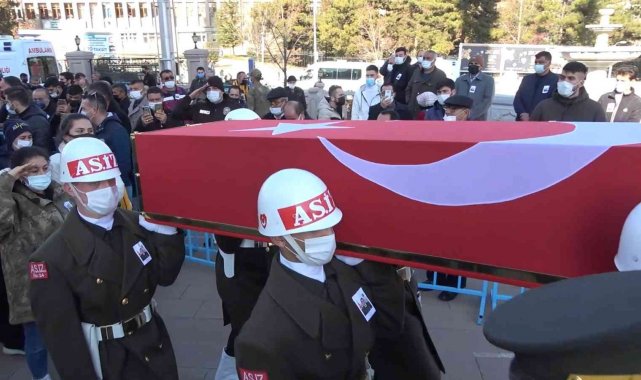 Şehit Piyade Uzman Çavuş Emre Ceylan son yolcuğuna uğurlanıyor