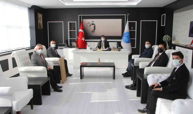 Sendika Başkanı Öztürk, Rektör Karacoşkun&#039;la bir araya geldi