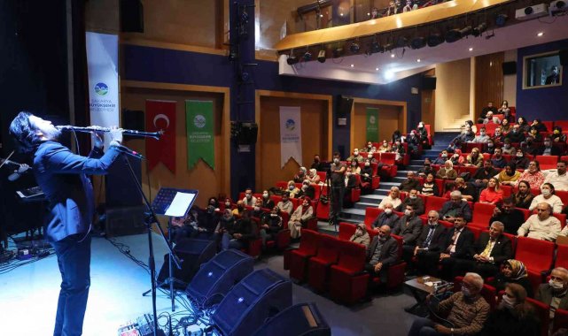 Serkan Çağrı AKM'de sevenleriyle buluştu