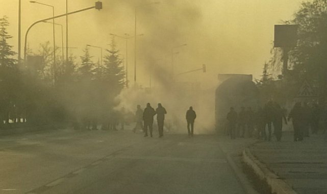 Seyir halinde lastiği patlayan tır alev aldı