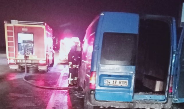 Seyir halindeki minibüste yangın