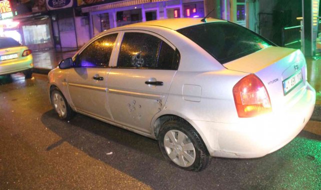 Seyir halindeki otomobili önce takip edildi, sonra kurşun yağmuruna tutuldu