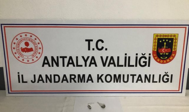 Sigara paketi içerisinde jelatine sarılı 2 paket 10 gram uyuşturucu madde ele geçirildi