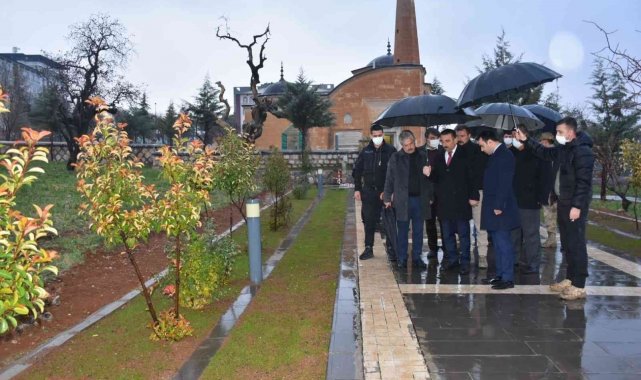 Siirt Valisi Hacıbektaşoğlu, Millet Bahçesinde çalışmaları inceledi