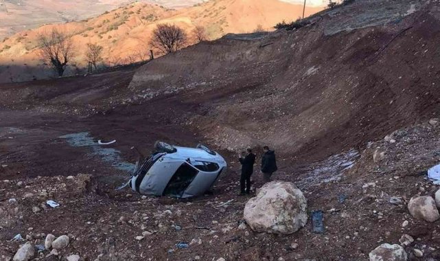 Siirt&#039;te araç şarampole yuvarlandı, sürücü yara almadan kurtuldu