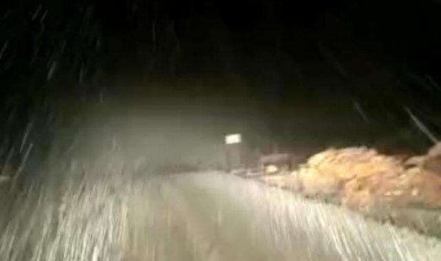 Silvan&#039;da mevsimin ilk karı yağdı