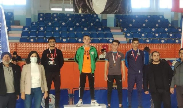Simavlı bilek güreşçisi sporcular Türkiye şampiyonasında