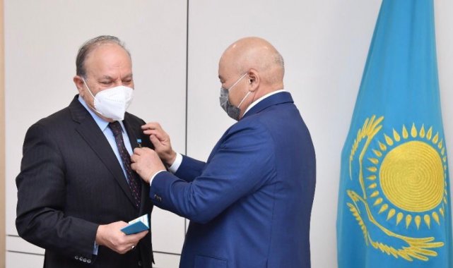 Şimşek'e üstün hizmet ödülü