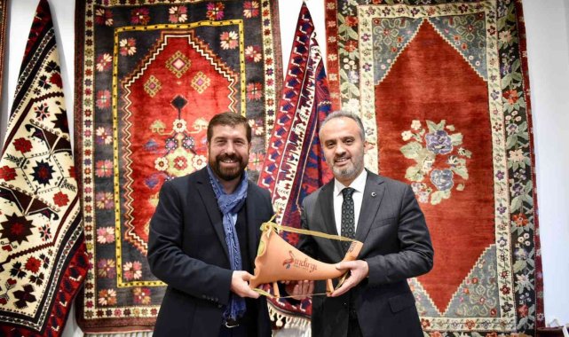 Sındırgı Yağcıbedir halıları Bursa'da sergileniyor