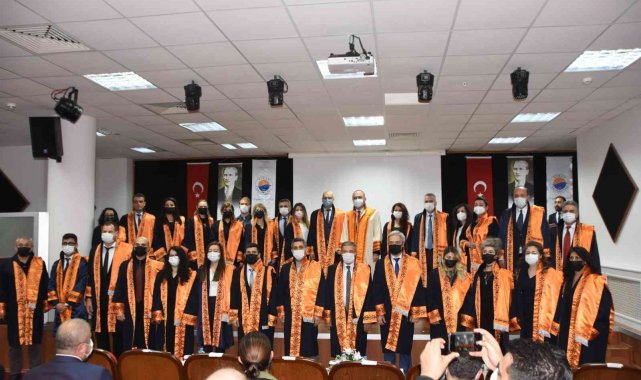 Sinop'ta akademik yükselme ve biniş giydirme töreni