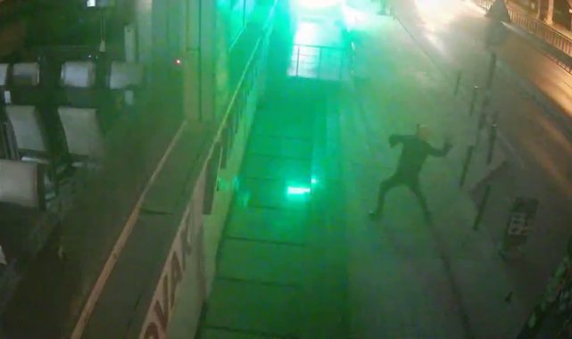 Siparişin geç çıkmasına sinirlenen kadın dehşet saçtı