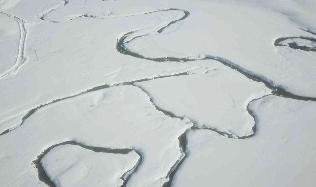 Şırnak&#039;ta yaz ve kış aylarında çekilen menderesler göz kamaştırdı