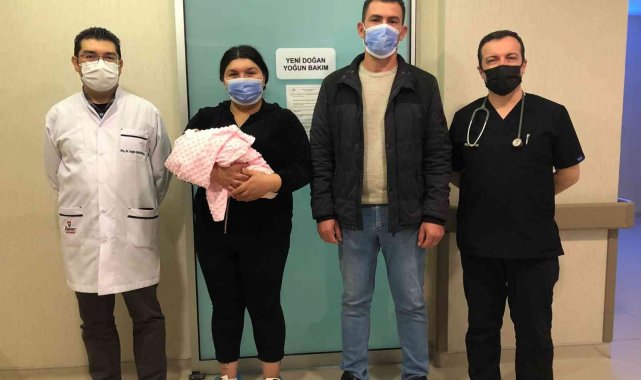 Sırtında kese ile doğan bebeğe başarılı müdahale