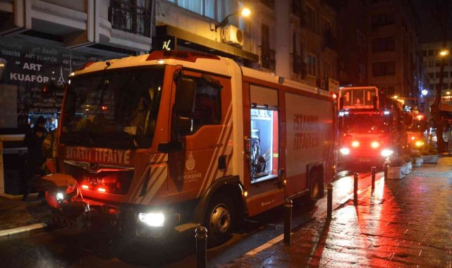 Şişli&#039;de bodrum katta çıkan yangın paniğe sebep oldu
