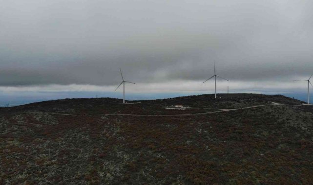 Siste kaybolan rüzgar türbinleri drone ile görüntülendi