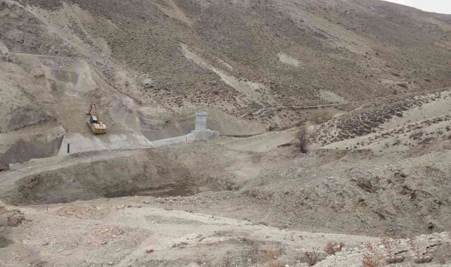Sivas Çamlıca Göleti'nde çalışmalar devam ediyor