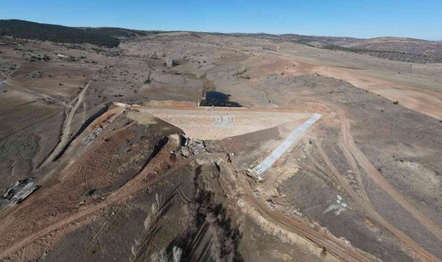 Sivas Yıldızeli Kaleköy Göleti'nde su tutulmaya başlandı