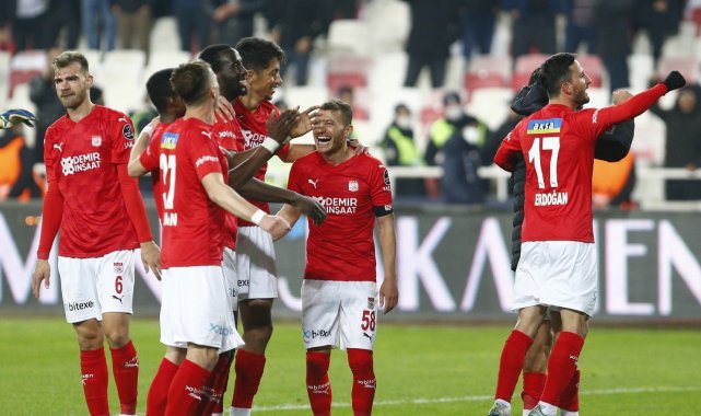 Sivasspor 4&#039;te 4 yapmayı hedefliyor