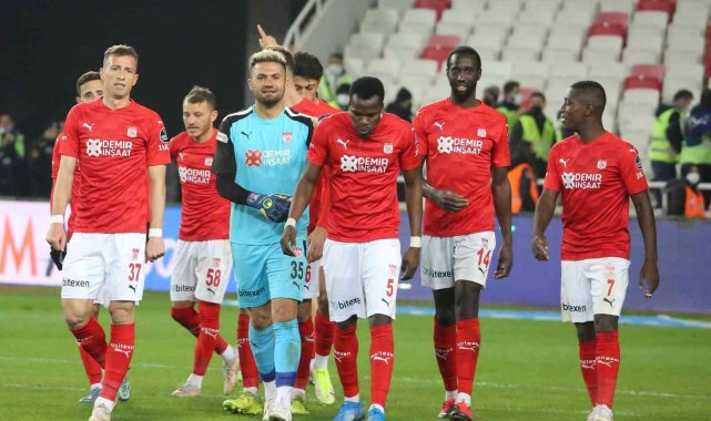 Sivasspor kalesini gole kapattı