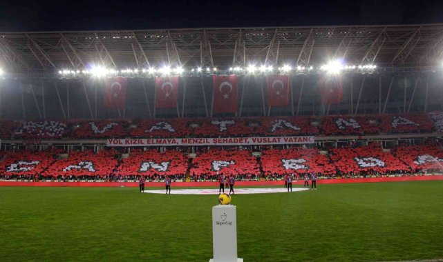 Sivasspor taraftarından koreografi hazırlığı