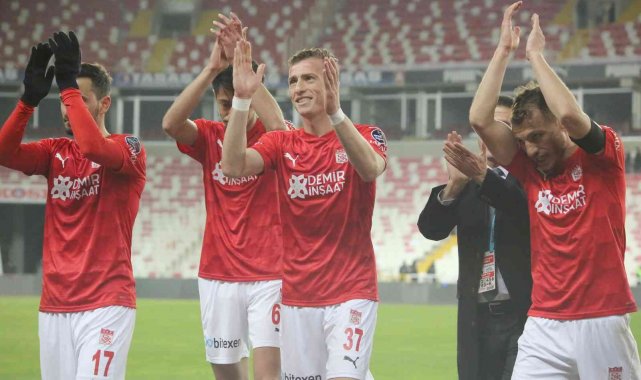 Sivasspor'da maç sonu büyük sevinç