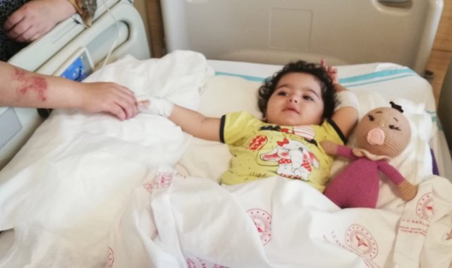 Sobadan devrilen çaydanlık minik Eslem'i yaktı